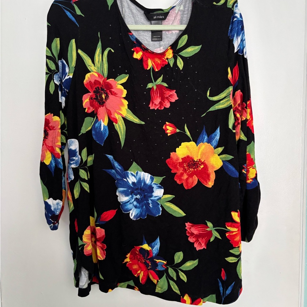 Floral Black Top tunic XL. Vibrant